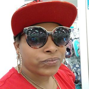 Meet your Posher, Ashley viola